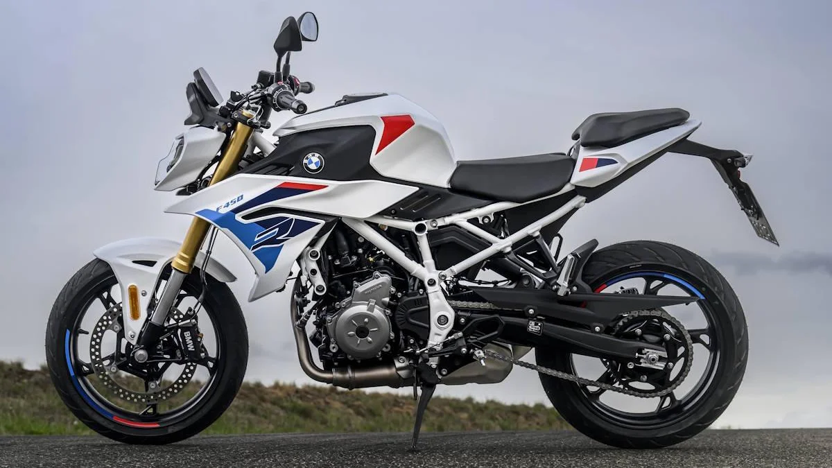 BMW onthult 2027 F450R naked bike voor EUR 7.800