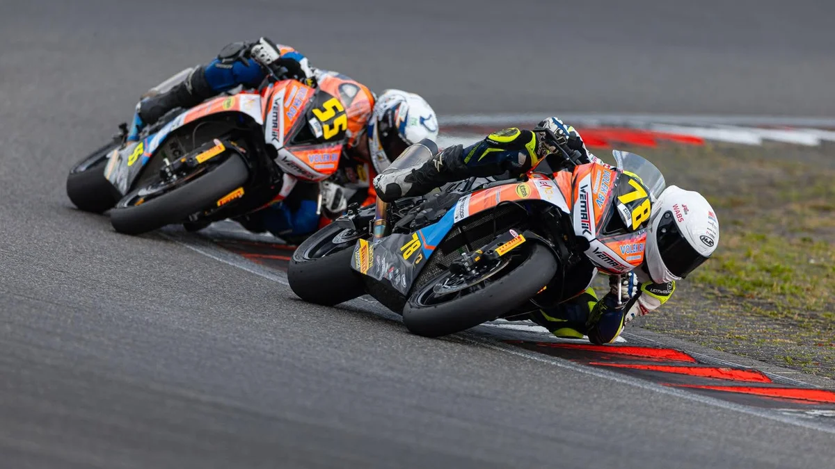 Triumph Daytona 660 racepackage aangeboden door RT Motorsports