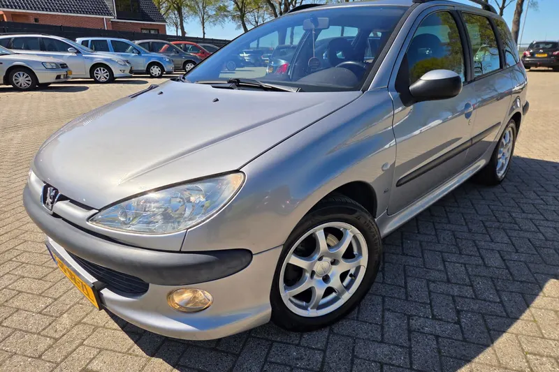 Peugeot 206 (2002)