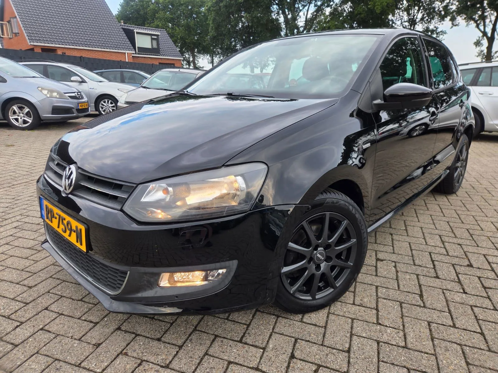 Volkswagen Polo (2013) — foto 1