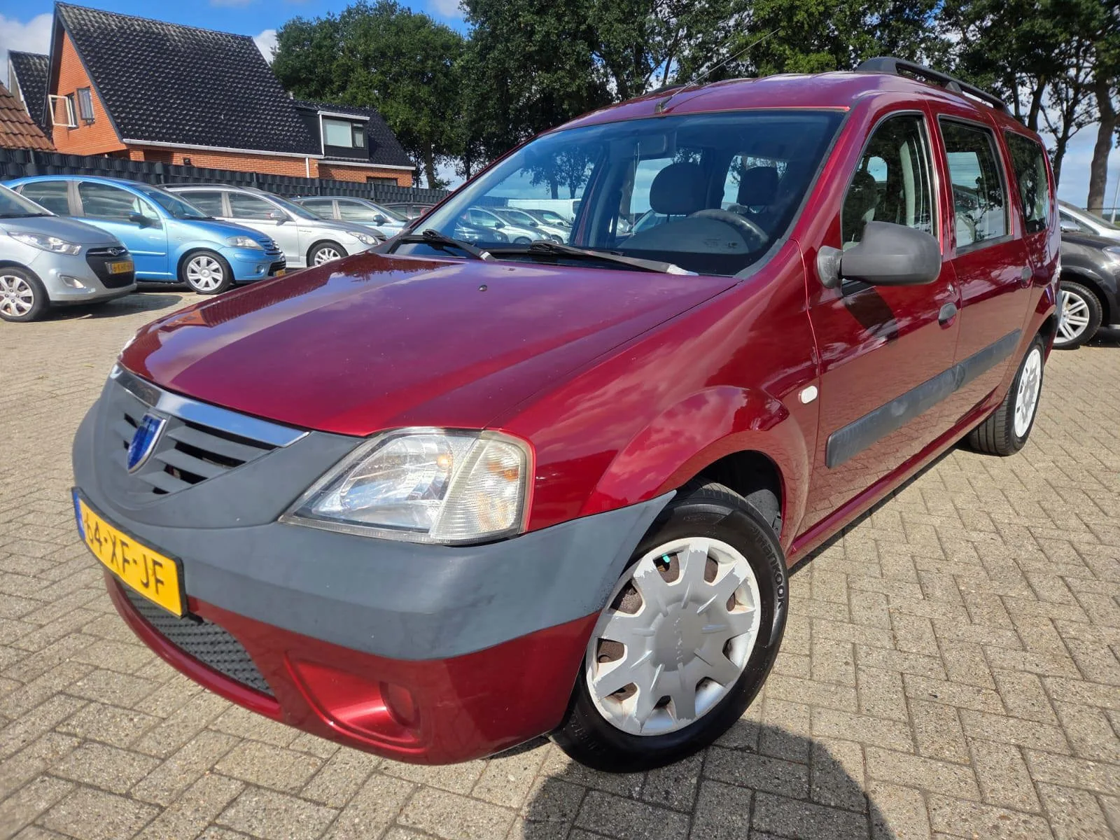 Dacia Logan MCV (2007) — foto 1