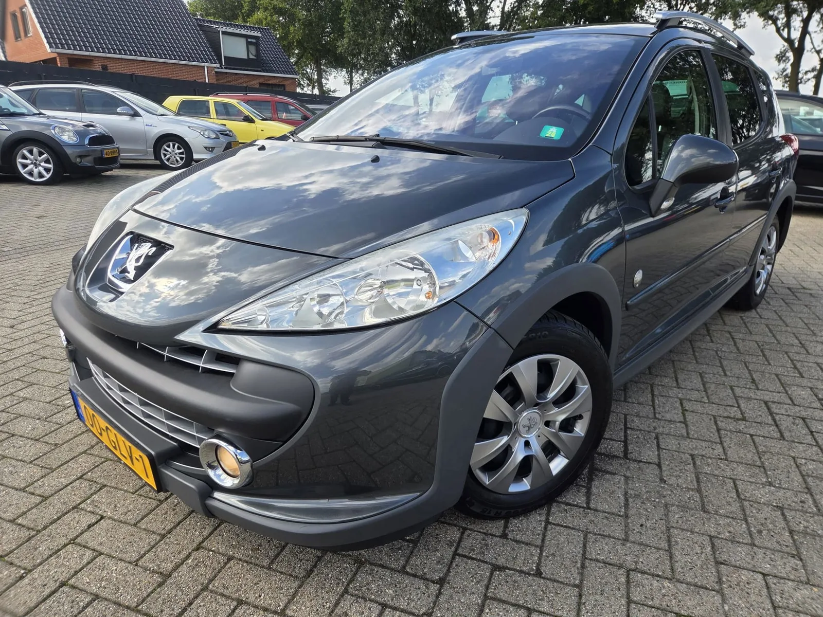 Peugeot 207 (2008) — foto 1