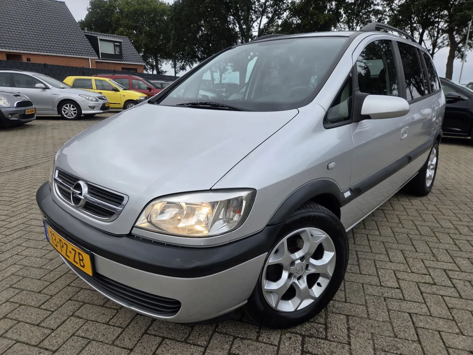 Opel Zafira (2005) — foto 1