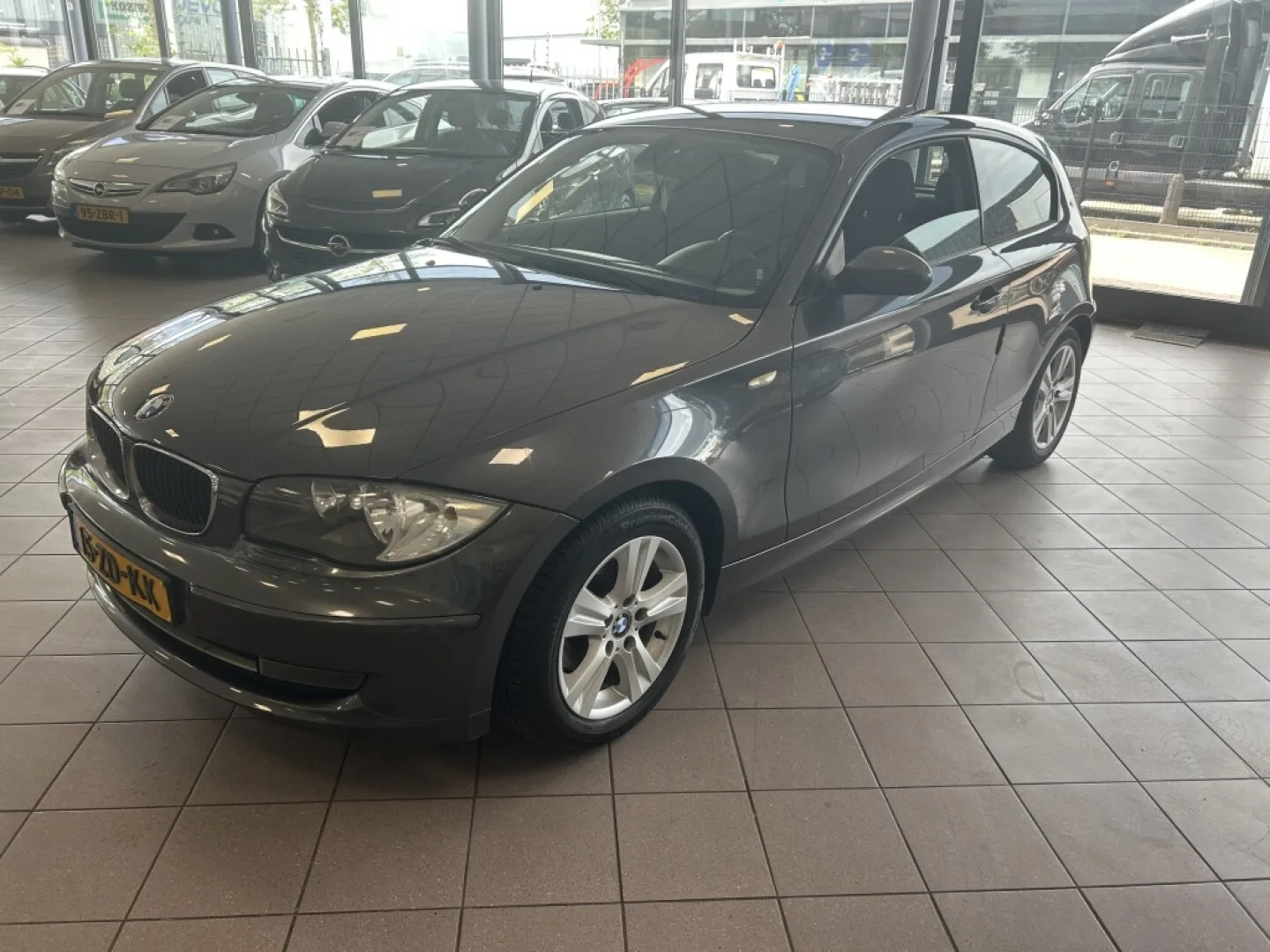 BMW 1-Serie (2008) — foto 1