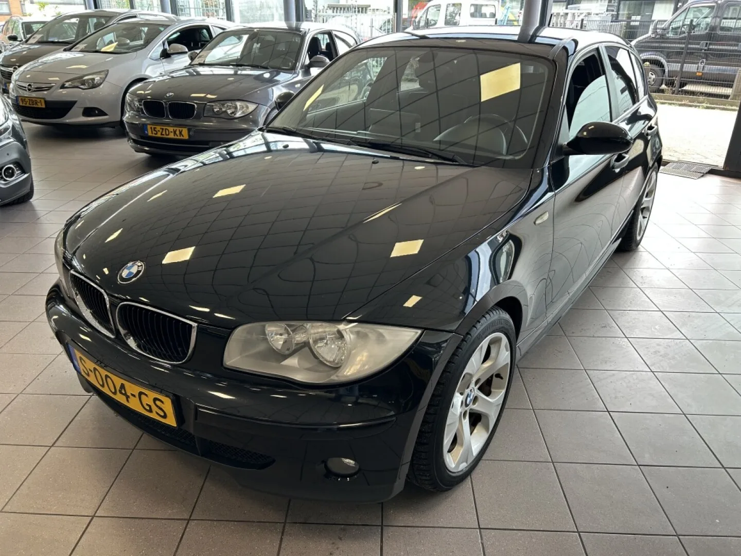 BMW 1-Serie (2005) — foto 1
