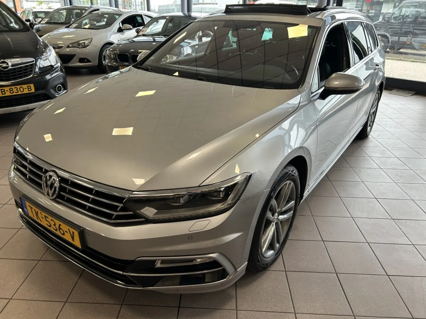 Volkswagen Passat (2018) — foto 1
