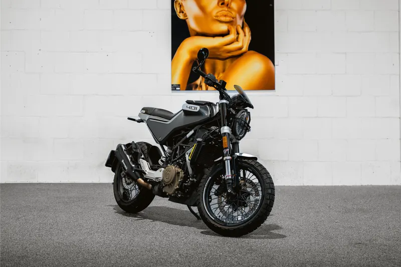 Husqvarna Svartpilen 401 (2021)