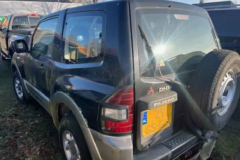 Mitsubishi Pajero (2001)