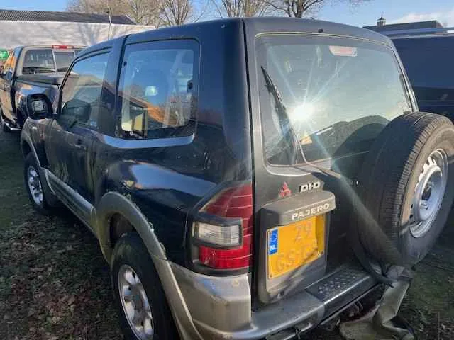 Mitsubishi Pajero (2001) — foto 1
