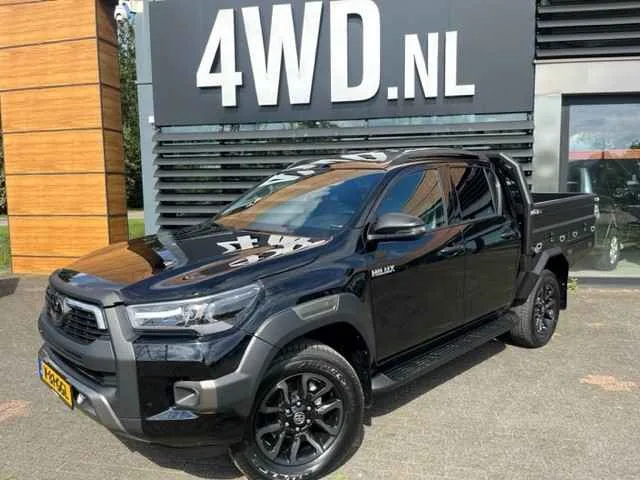 Toyota Hilux (2024) — foto 1