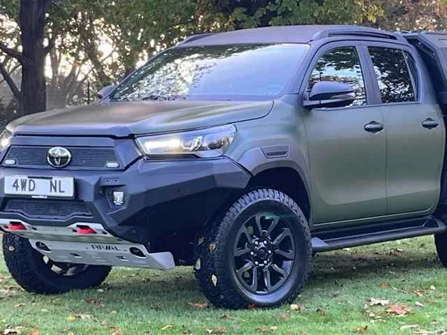 Toyota Hilux (2024) — foto 1