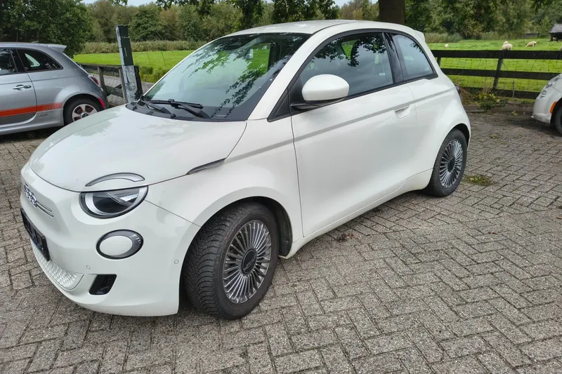 Fiat 500 (2023)
