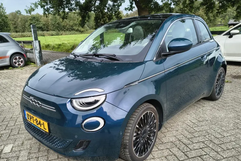 Fiat 500 (2022)