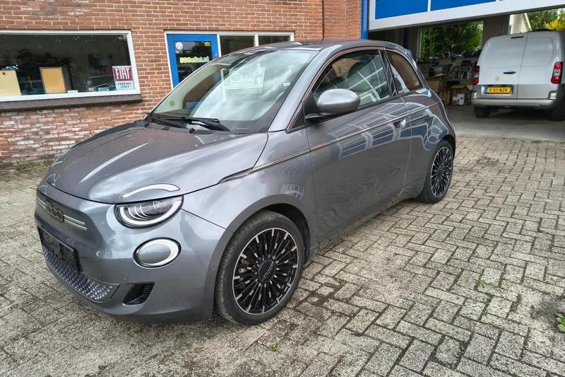 Fiat 500 (2023)