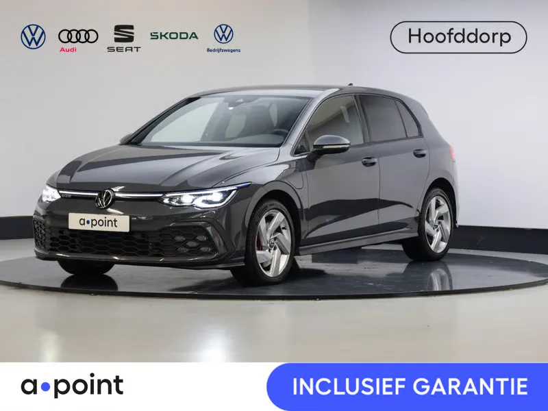 Volkswagen Golf (2020) — foto 1