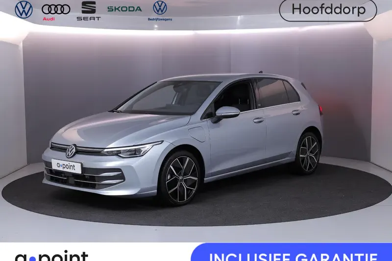 Volkswagen Golf (2024)