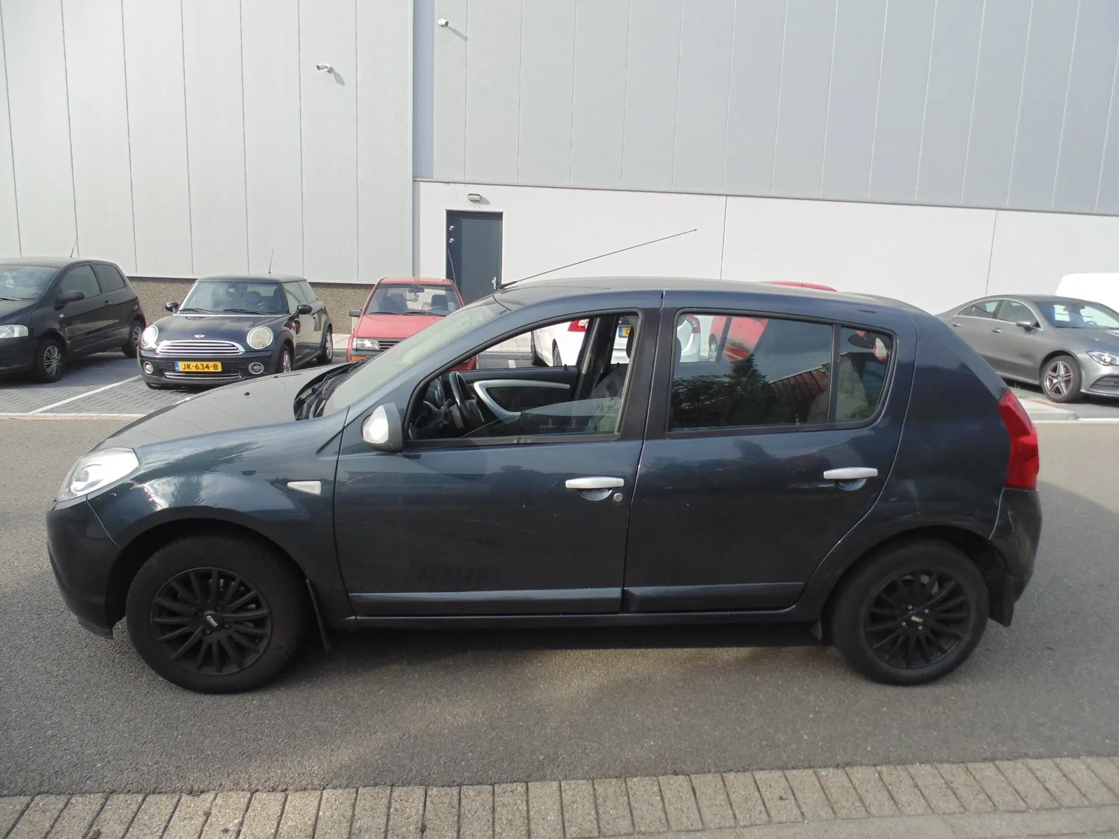 Dacia Sandero (2010) — foto 1