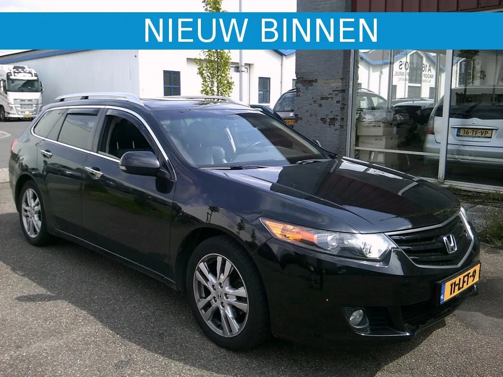 Honda Accord (2010) — foto 1