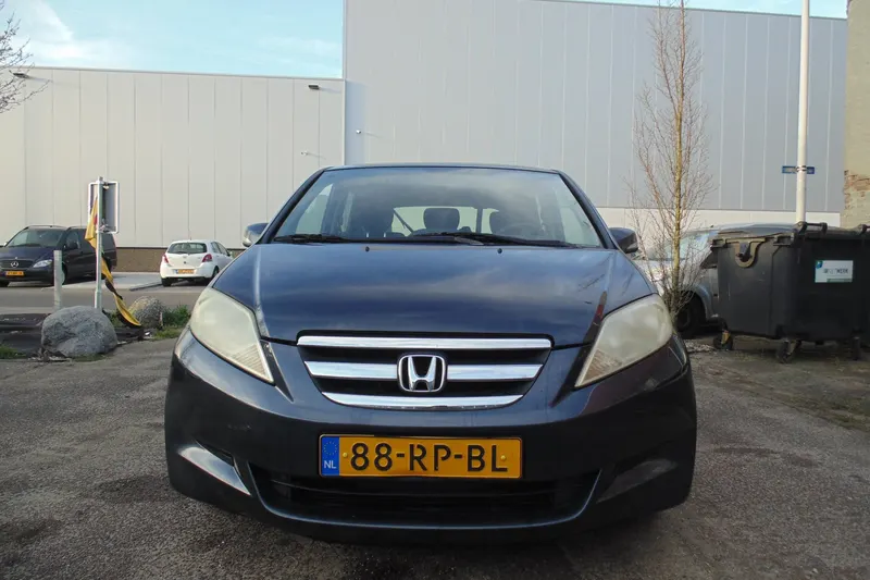 Honda FR-V (2005)