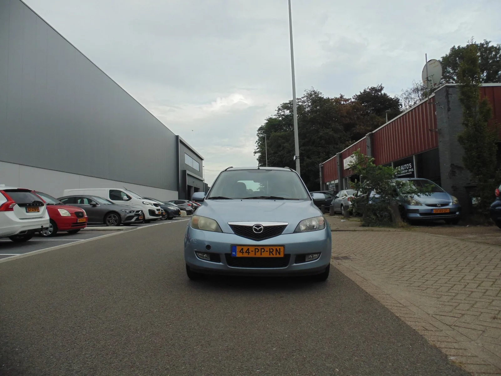 Mazda 2 (2004) — foto 1