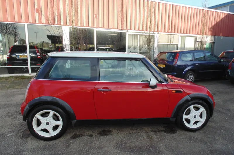 MINI Cooper (2002)