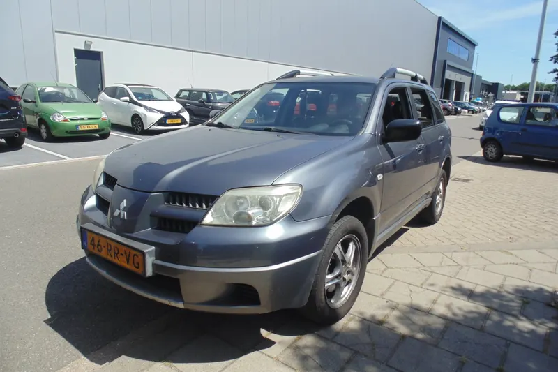 Mitsubishi Outlander (2005)