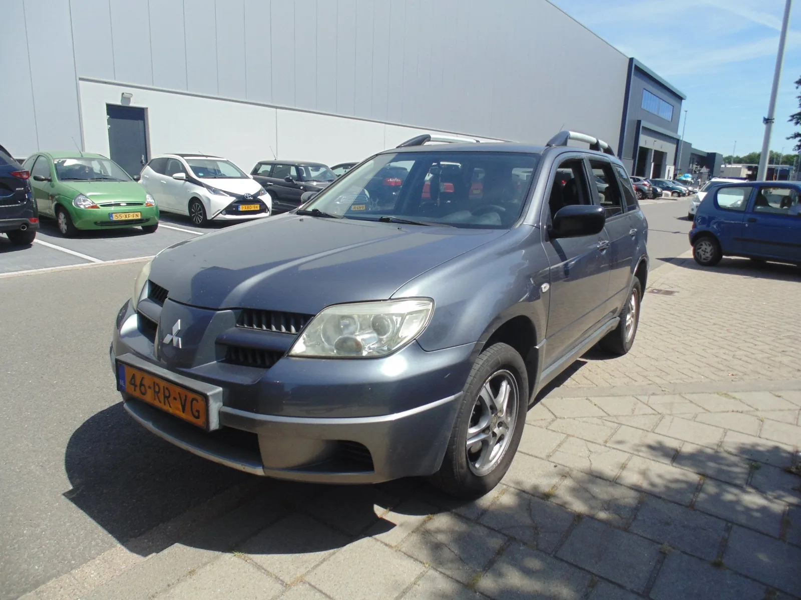 Mitsubishi Outlander (2005) — foto 1