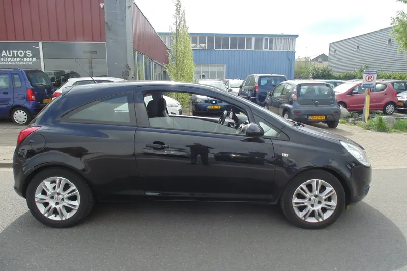 Opel Corsa (2008)