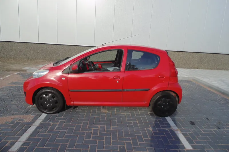 Peugeot 107 (2010)