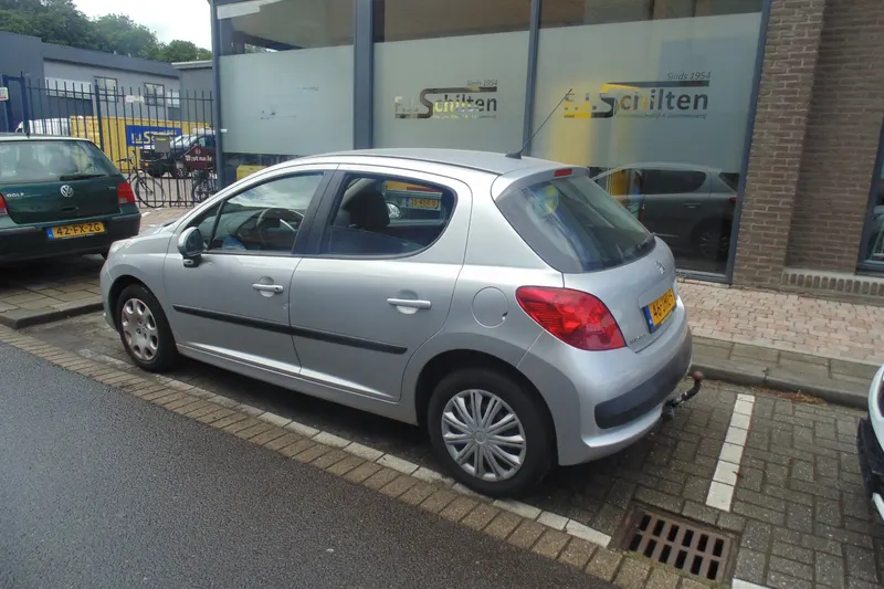 Peugeot 207 (2009)