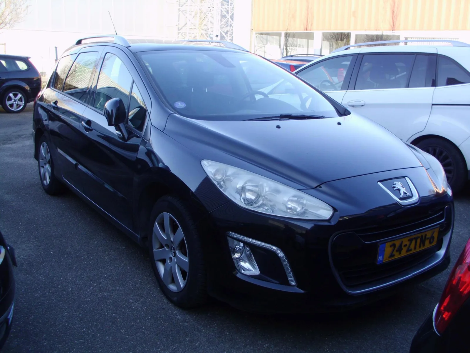 Peugeot 308 (2012) — foto 1