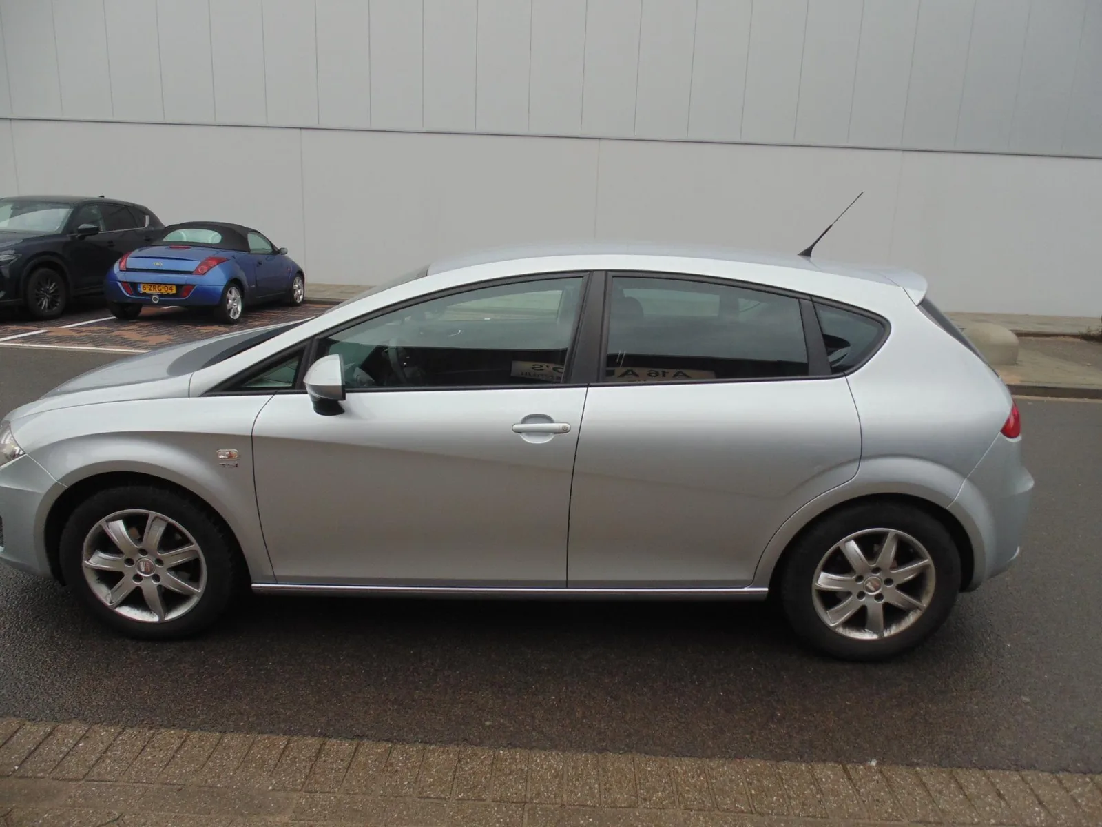 SEAT Leon (2011) — foto 1