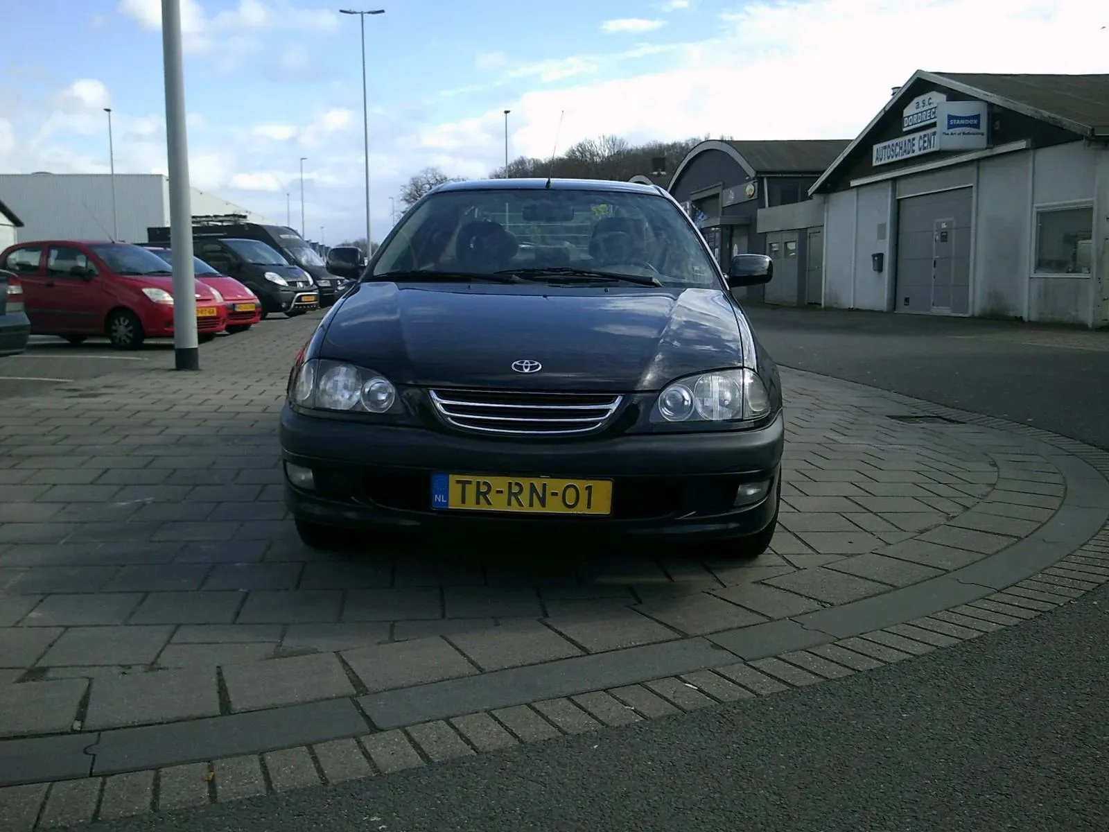 Toyota Avensis (1998) — foto 1