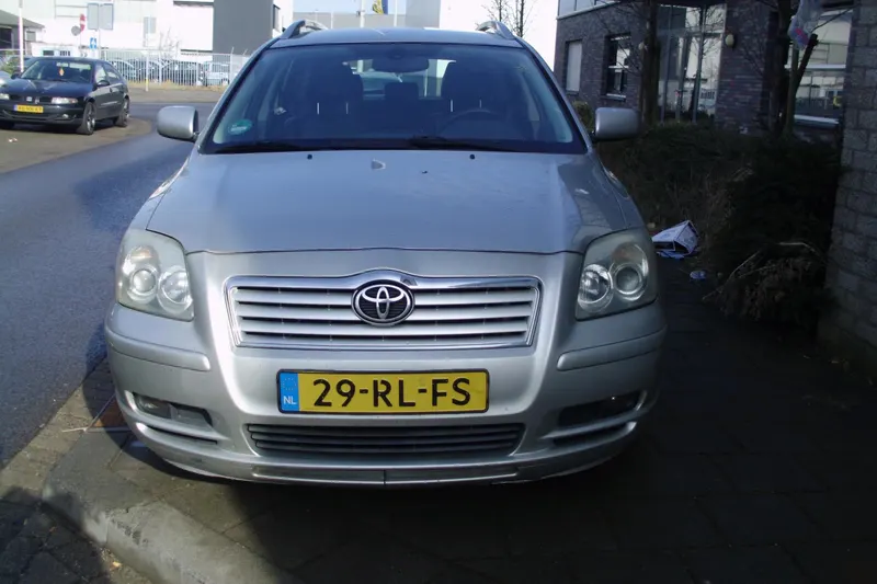 Toyota Avensis (2005)