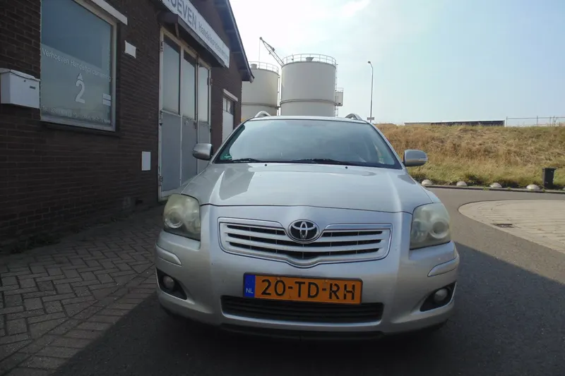 Toyota Avensis (2006)