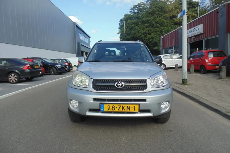 Toyota RAV4 (2004)