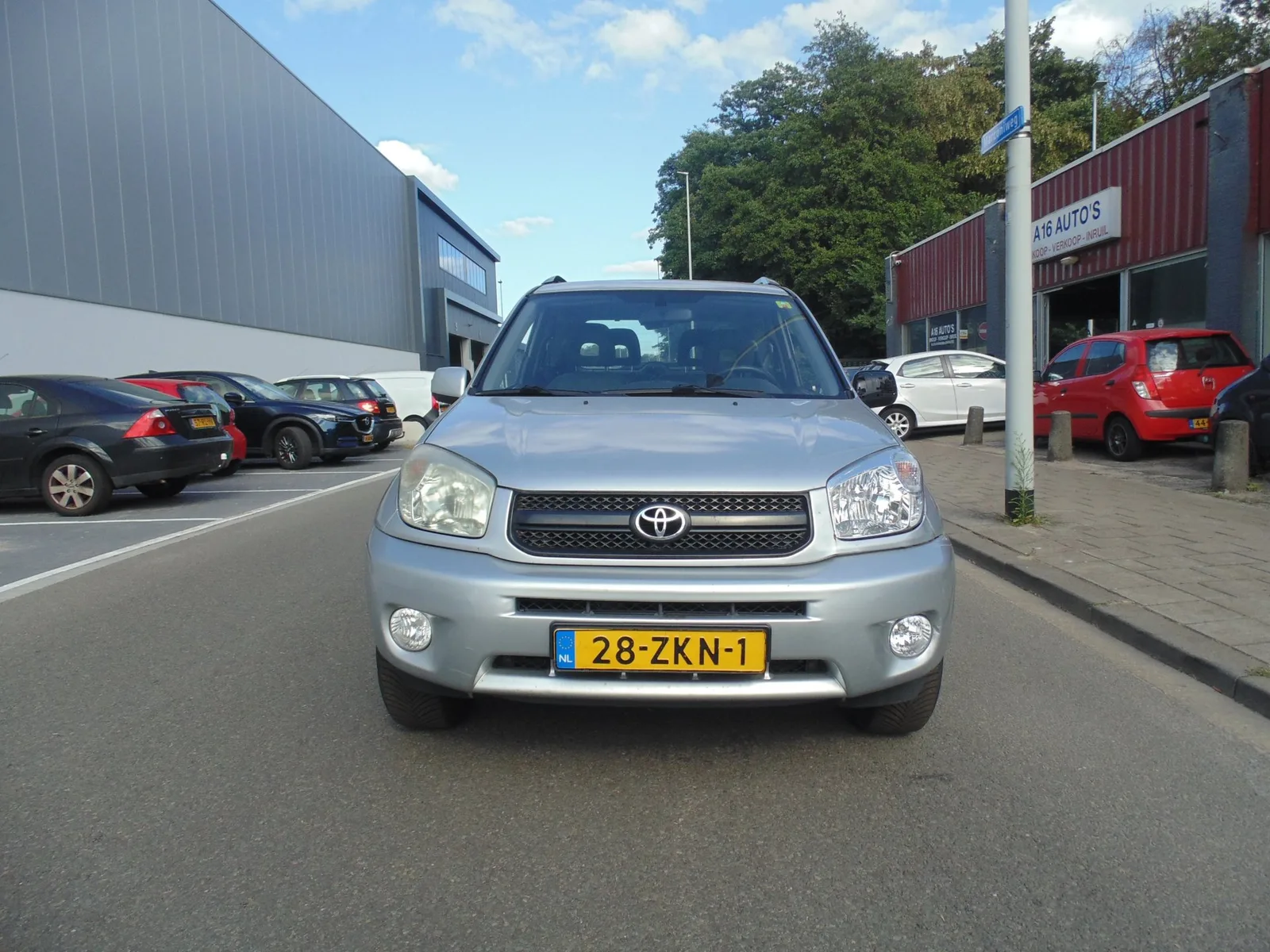 Toyota RAV4 (2004) — foto 1