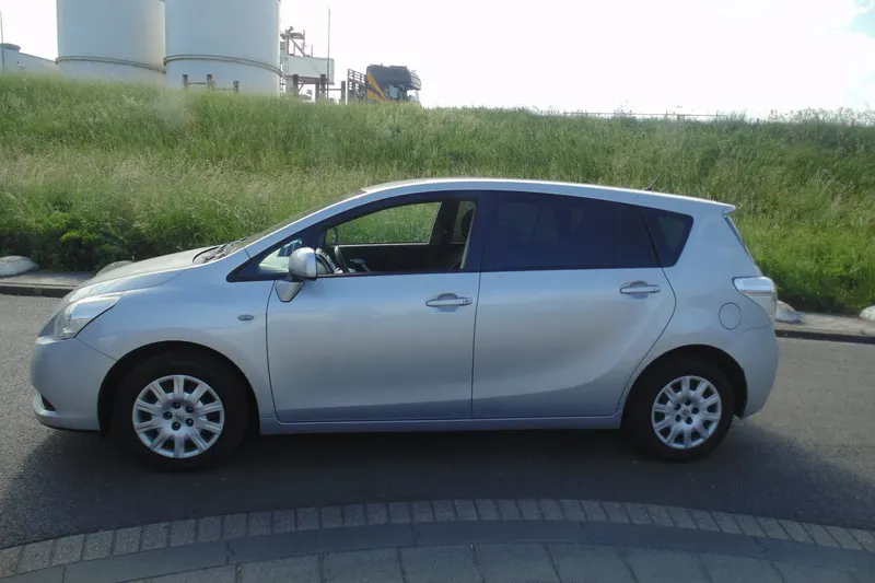 Toyota Verso (2012)