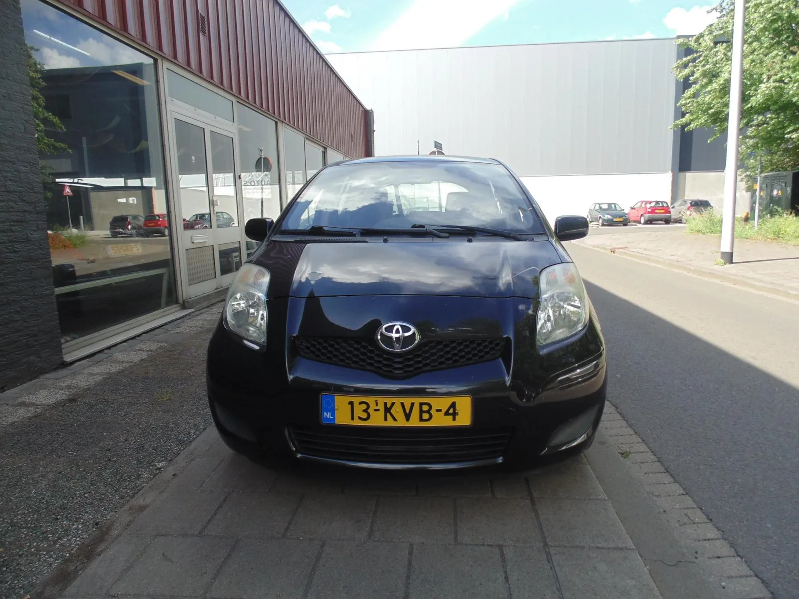 Toyota Yaris (2010) — foto 1