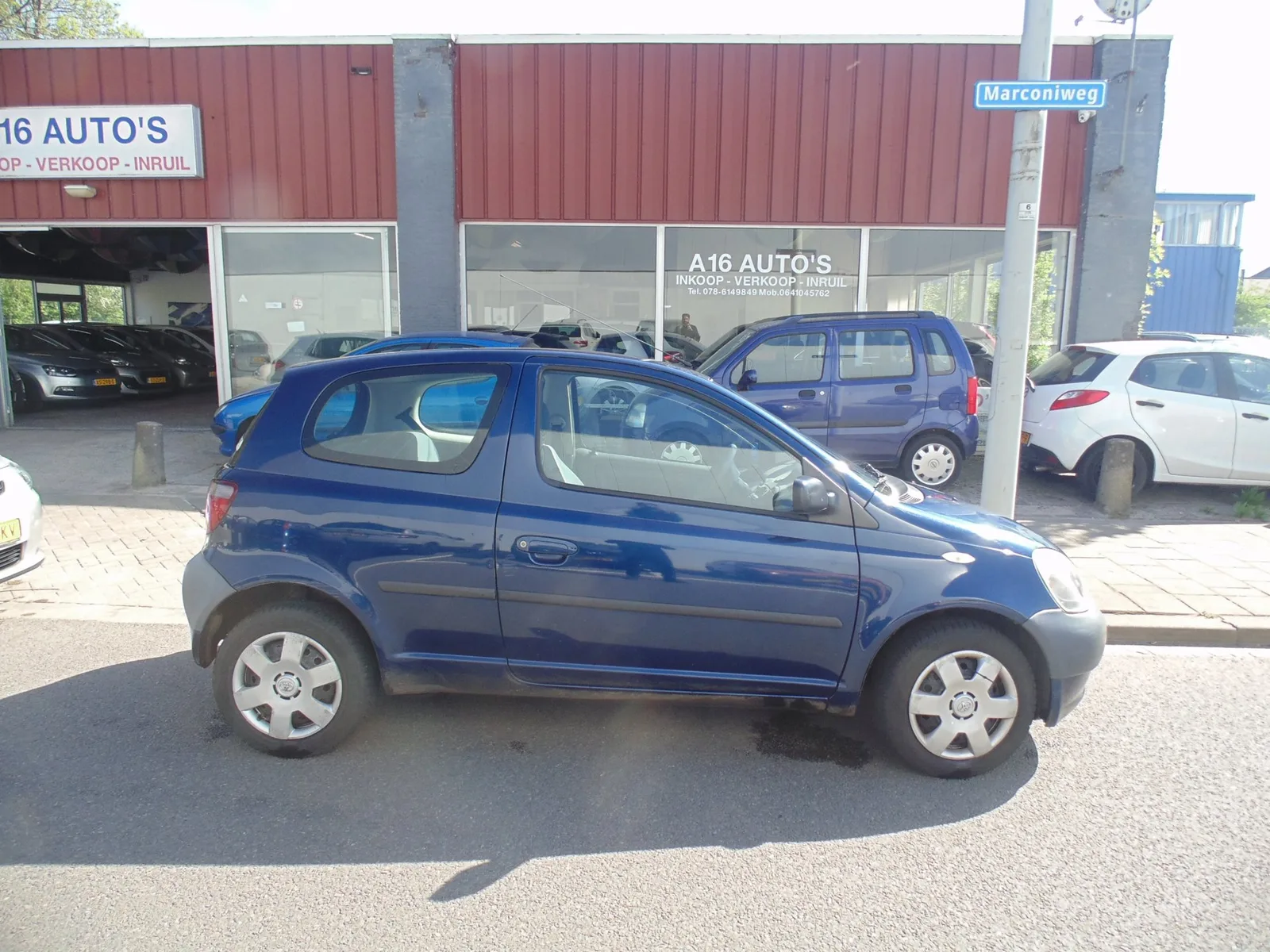 Toyota Yaris (2002) — foto 1
