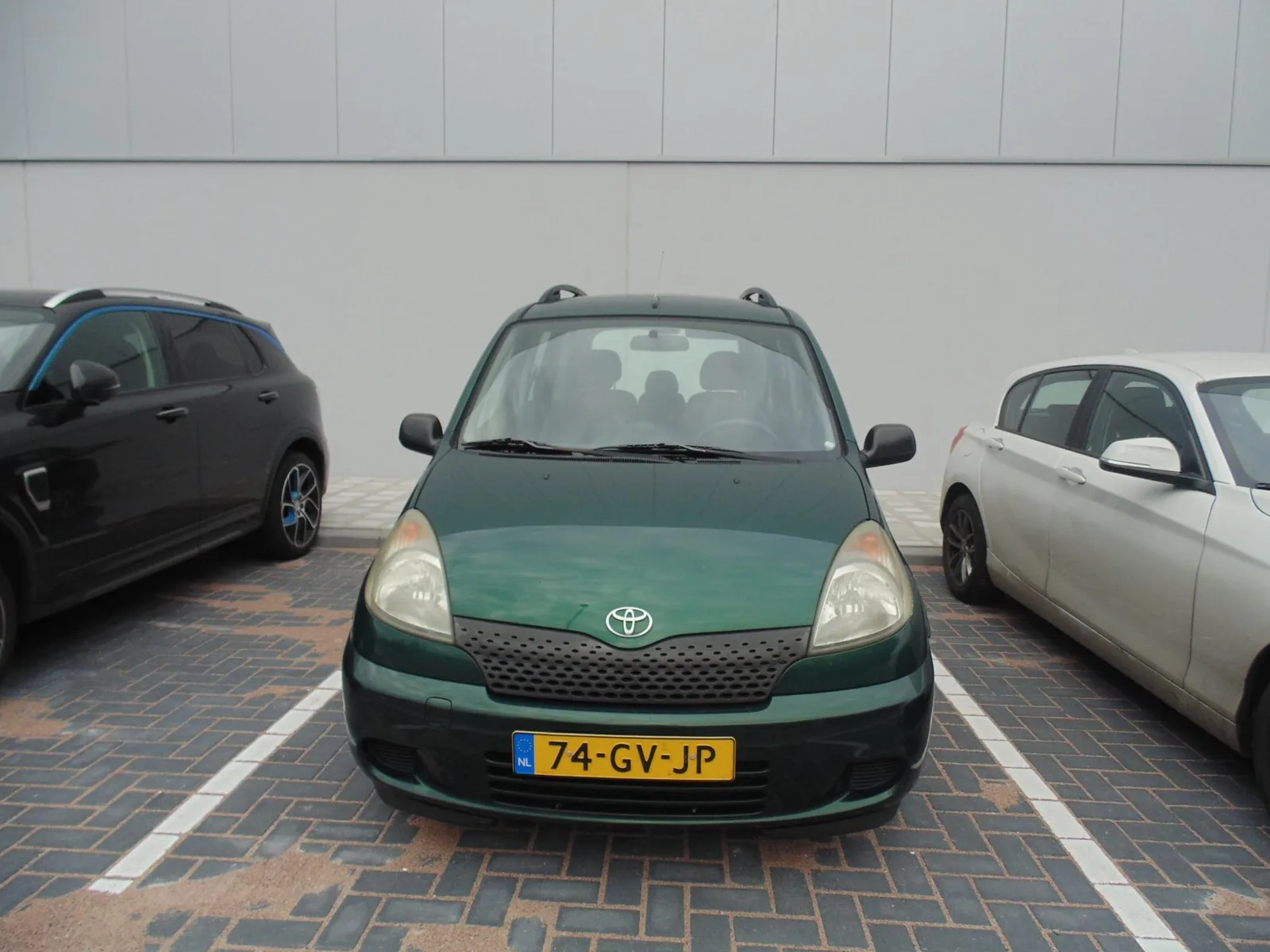 Toyota Yaris Verso (2001) — foto 1