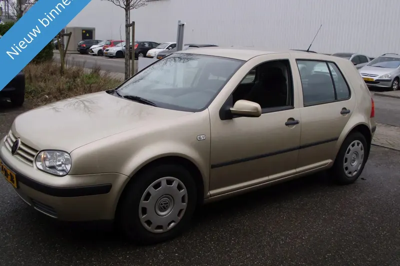 Volkswagen Golf (2002)