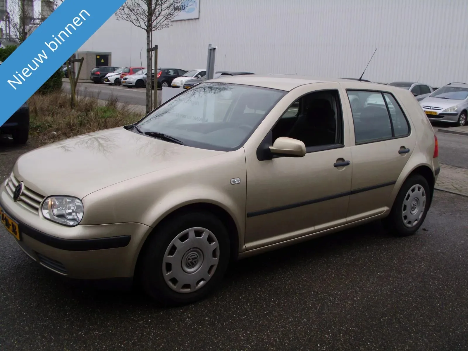 Volkswagen Golf (2002) — foto 1