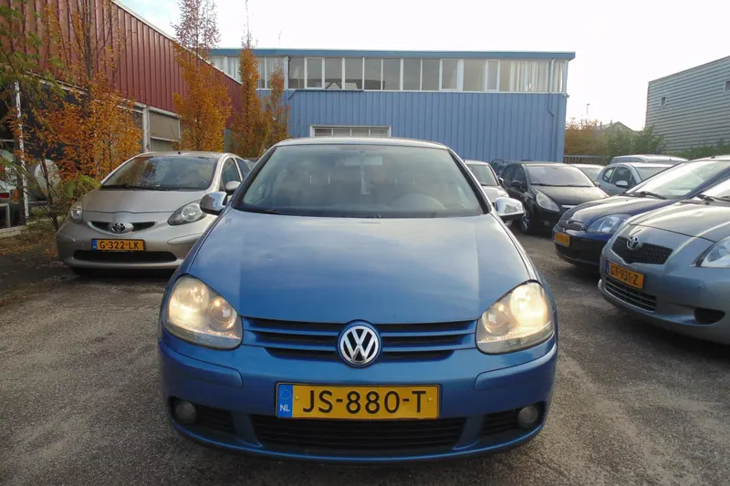 Volkswagen Golf (2004)