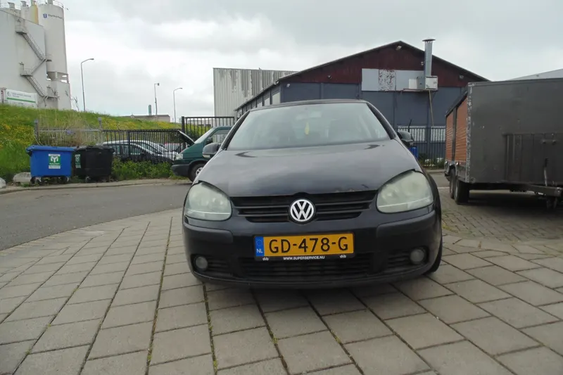 Volkswagen Golf (2004)