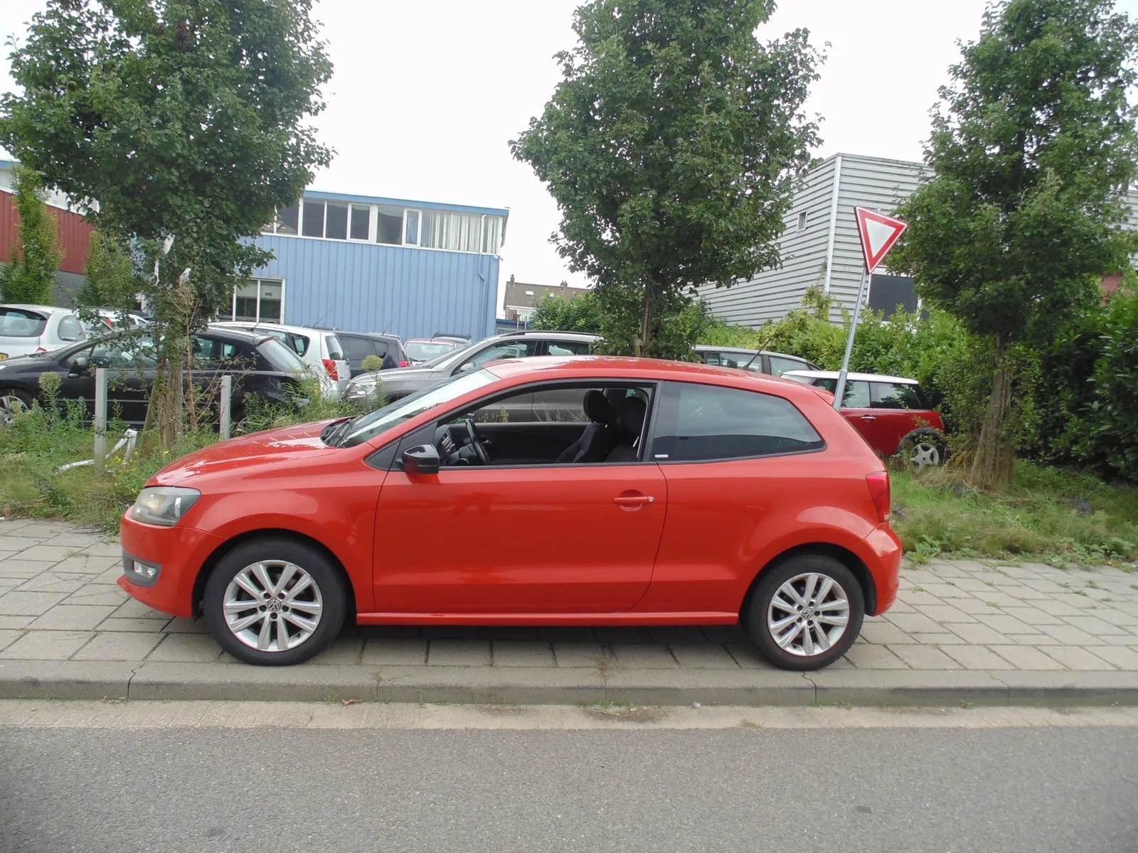Volkswagen Polo (2011) — foto 1