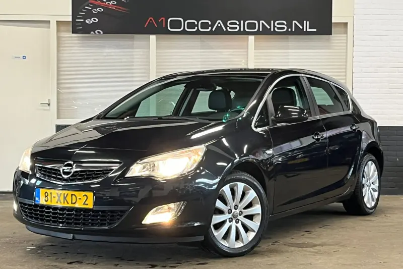 Opel Astra (2012)