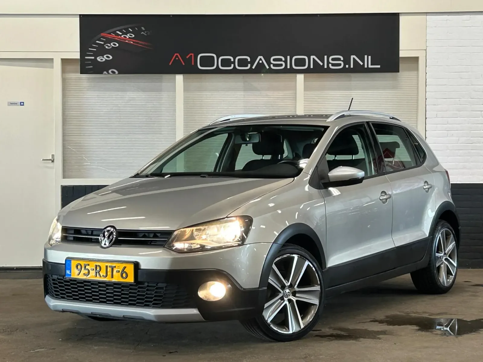 Volkswagen Polo (2011) — foto 1