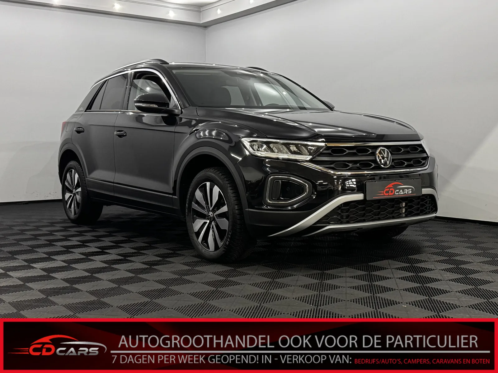 Volkswagen T-Roc (2025) — foto 1