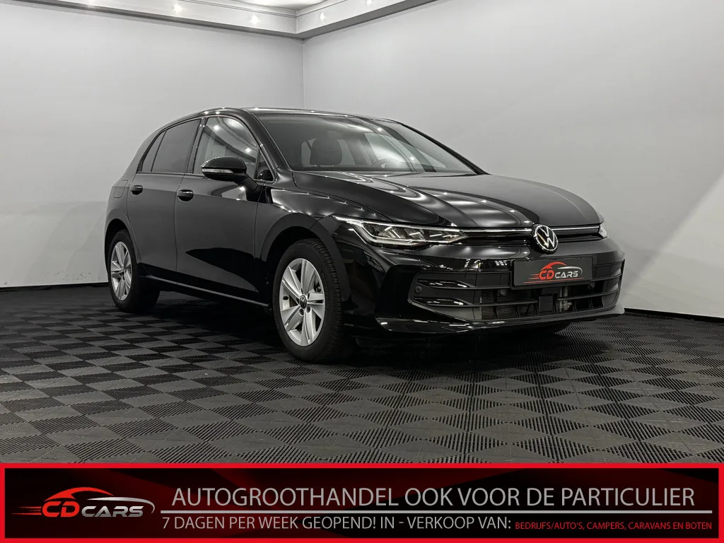 Volkswagen Golf (2025) — foto 1